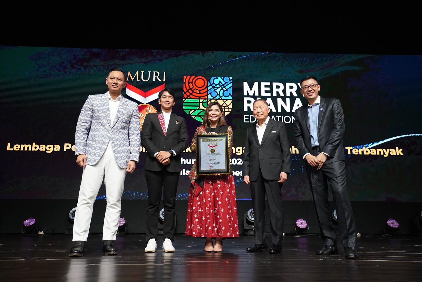 Merry Riana Education Achieves MURI Record as the Public Speaking Training Institution with the Most Participants in Indonesia